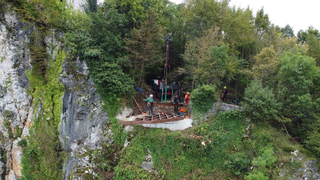 Sanacija skalne brežine — dostop po vrvi